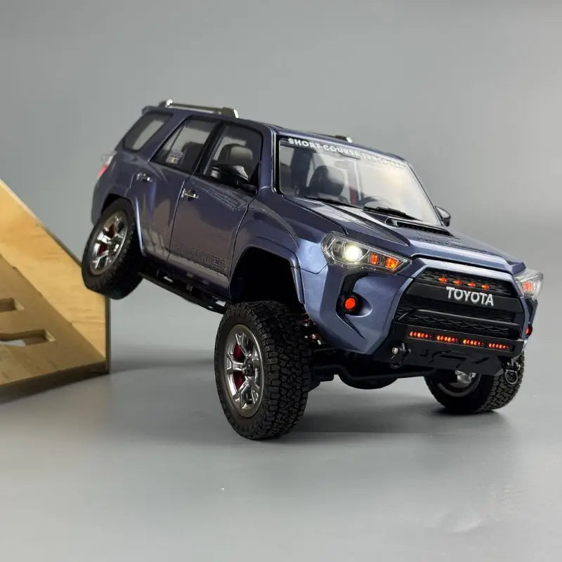 1:18 Toyota Fortuner