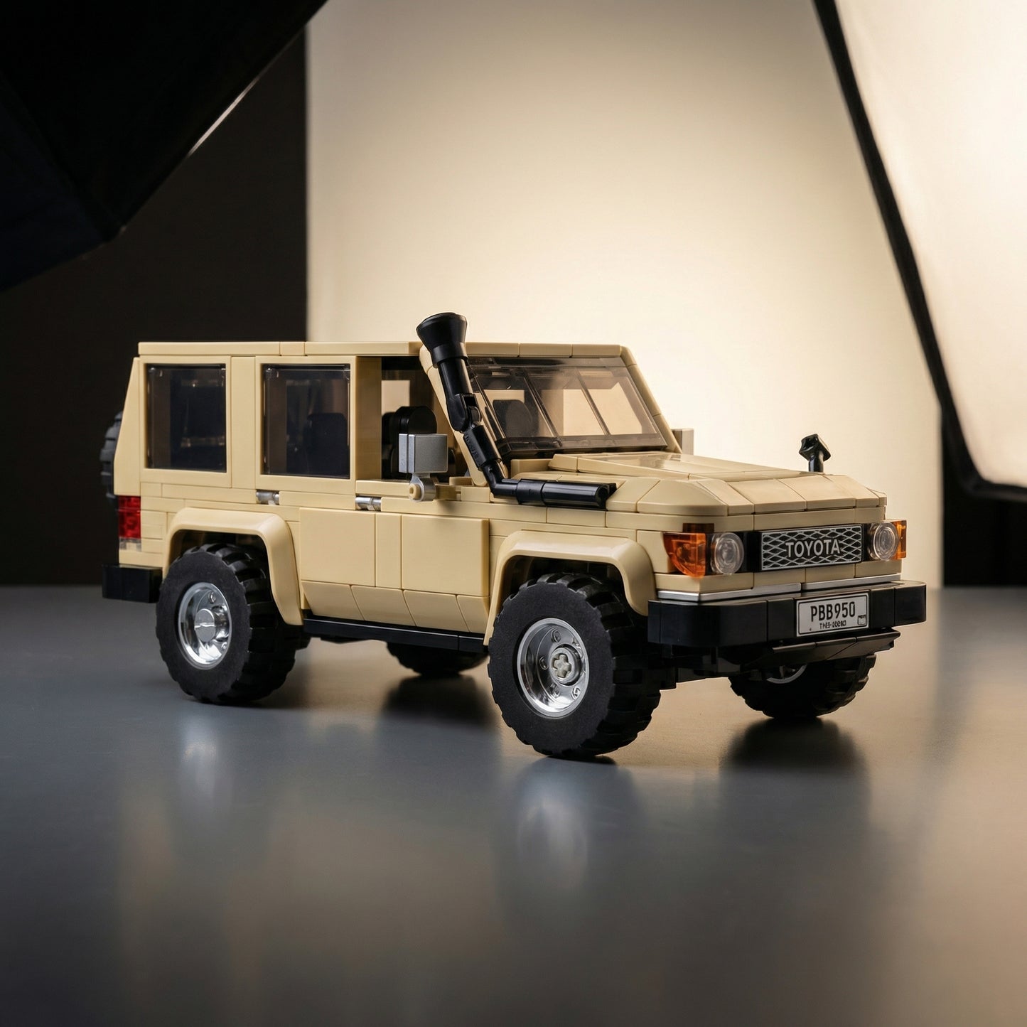 70-Series Wagon Brick Build Scale Display Model