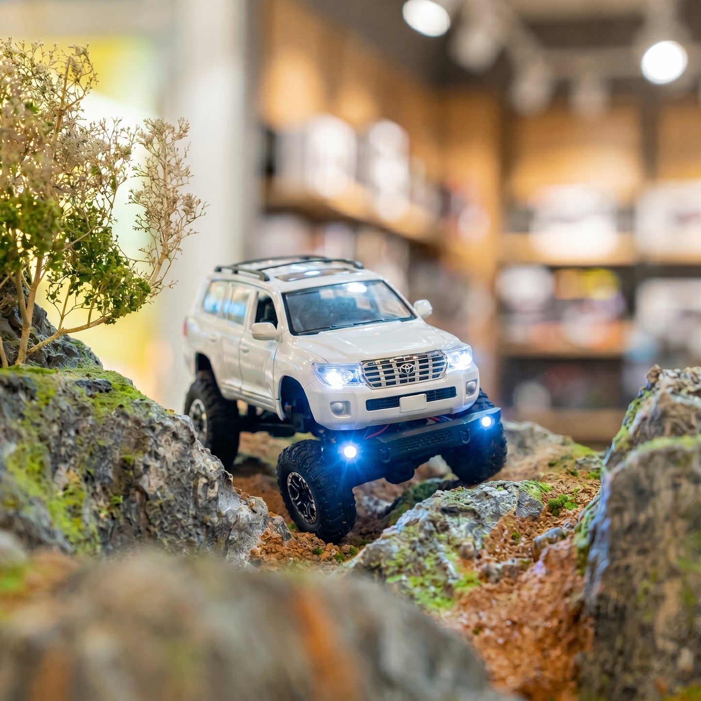 LC 200 Crawler